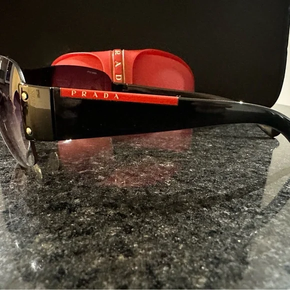 Prada sunglasses - Picture 2 of 2